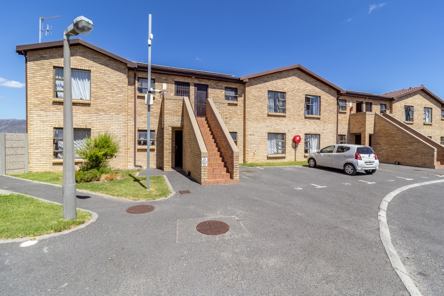 2 Bedroom Property for Sale in Guldenland Western Cape